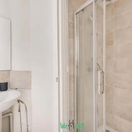 Parisian Charm A Stone's Throw From Montmartre Apartment *