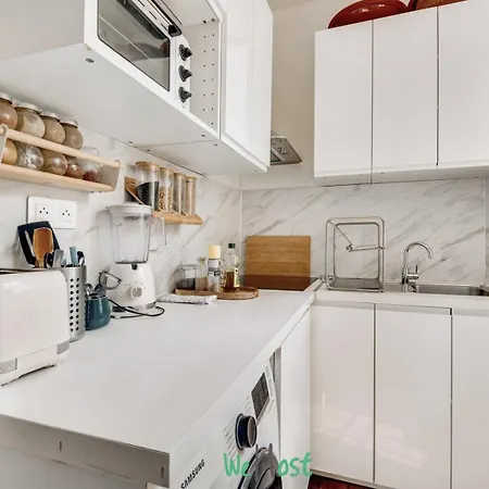 Apartment Parisian Charm A Stone's Throw From Montmartre