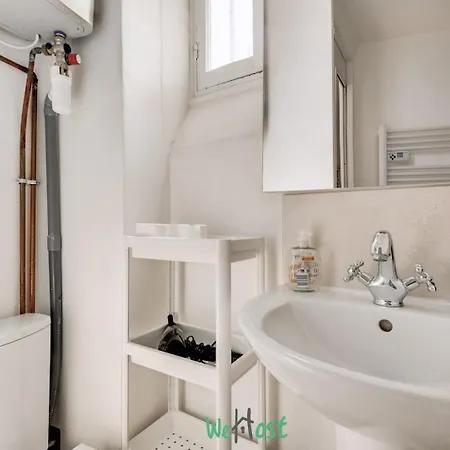 Parisian Charm A Stone's Throw From Montmartre Apartment *